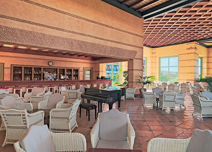 H10 코스타 아데헤 팰리스 아데제