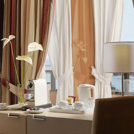 H10 Palace Hotel 4*