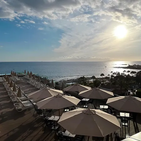 H10 Palace Hotell 4*